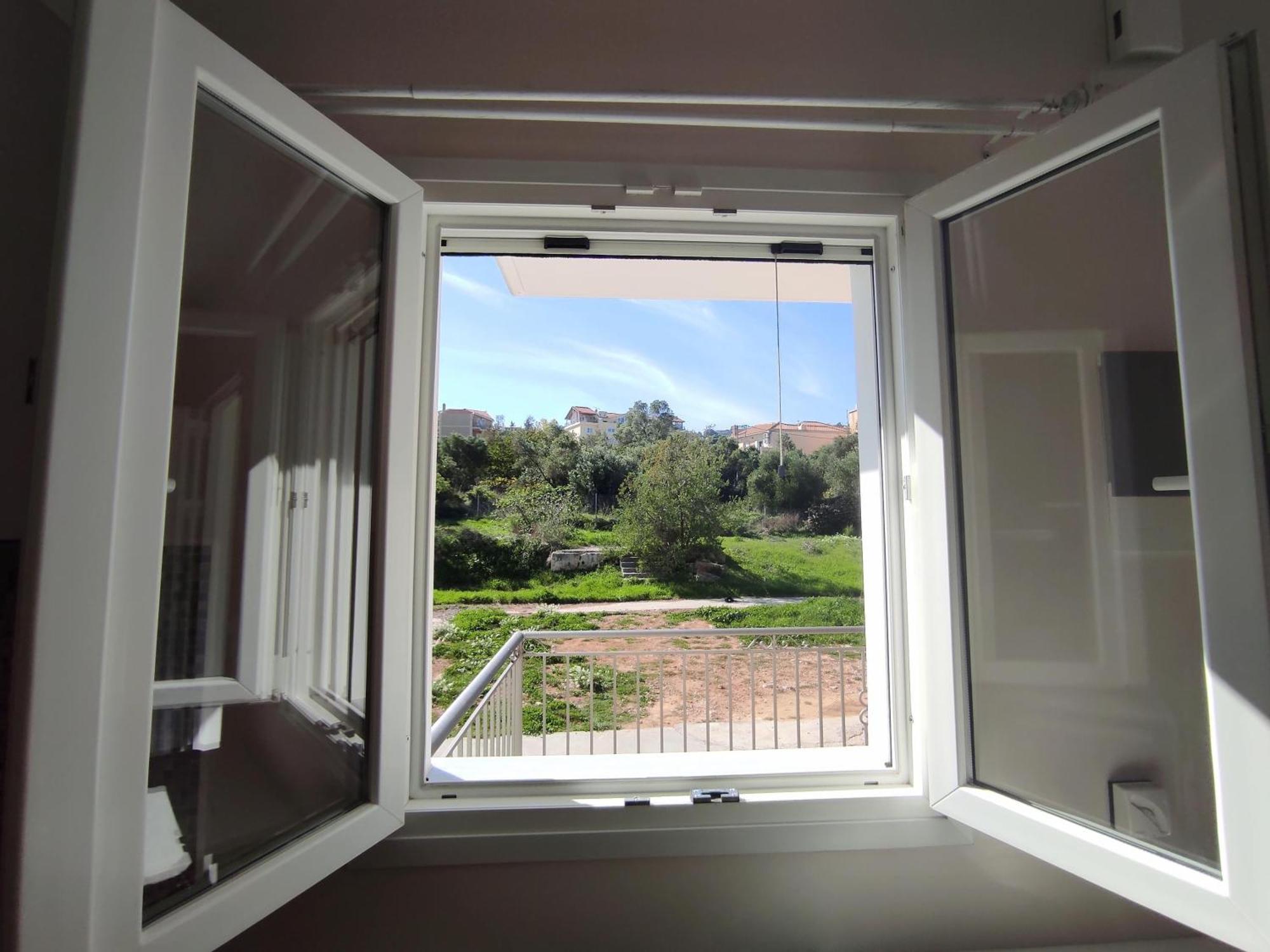 Kefalos Studios Argostoli Rum bild